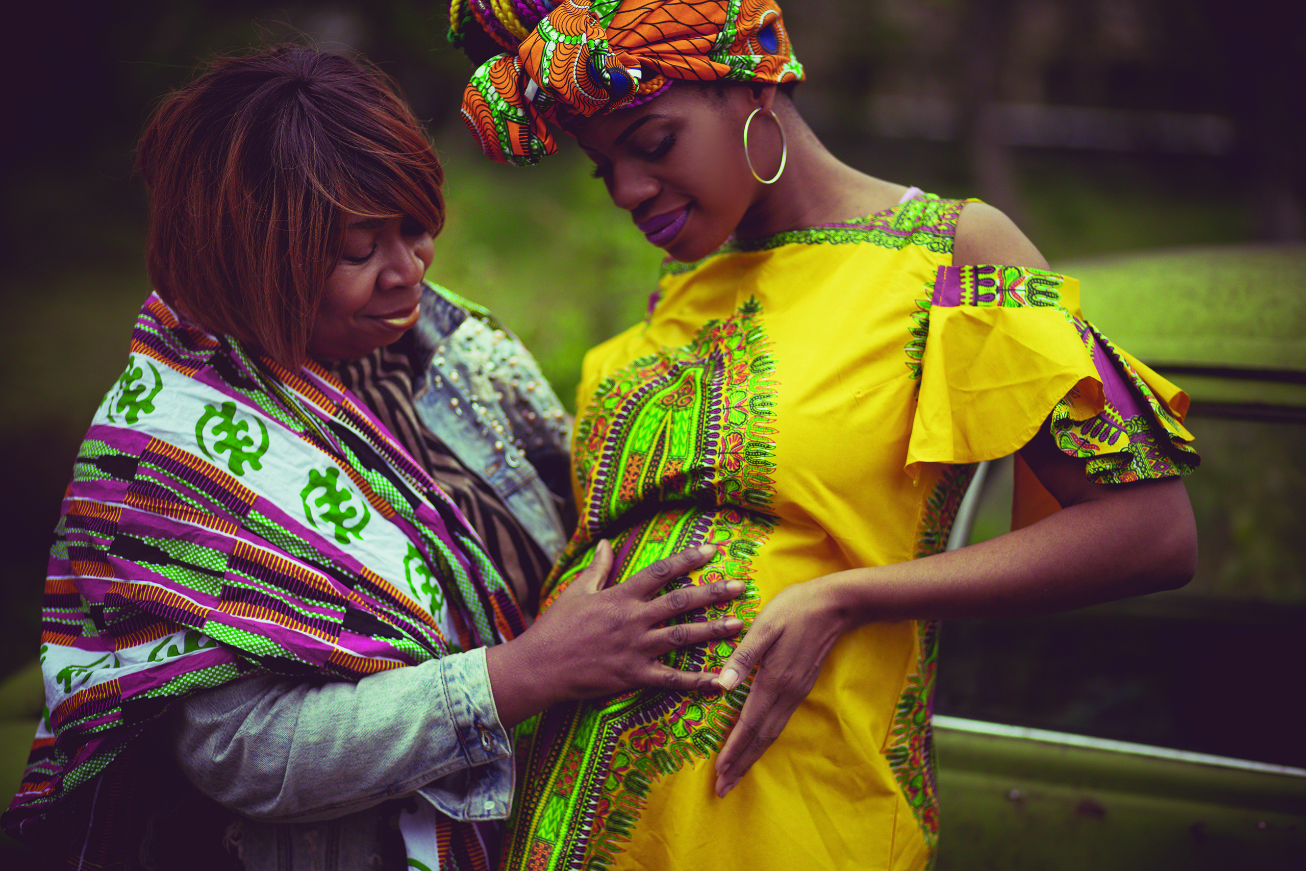 Only give love. Pregnant women with mother