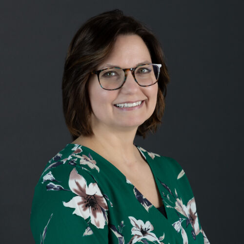 headshot of tracy bieker